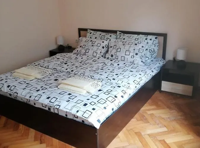 дом тодор и тота мутевски Case de vacanță