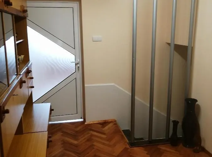 дом тодор и тота мутевски * Troyan (Lovech)